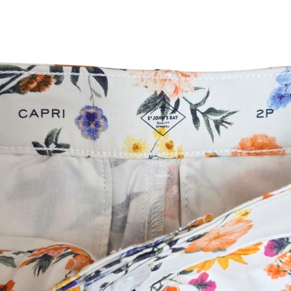 NWT Womens St. Johns Bay White Floral Capri Pants 2P Orange Blue Yellow 2 Petite - Picture 3 of 8